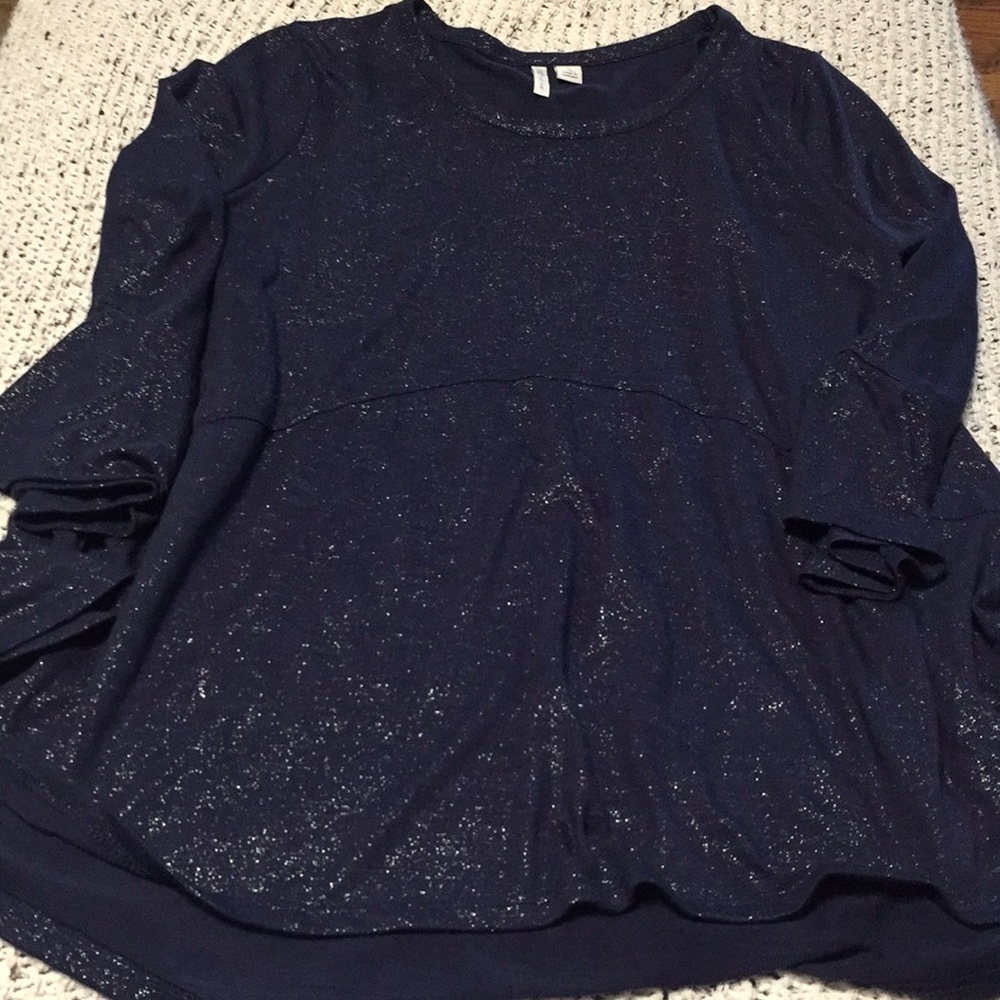 Women’s small navy blue shimmer hi-low shirt